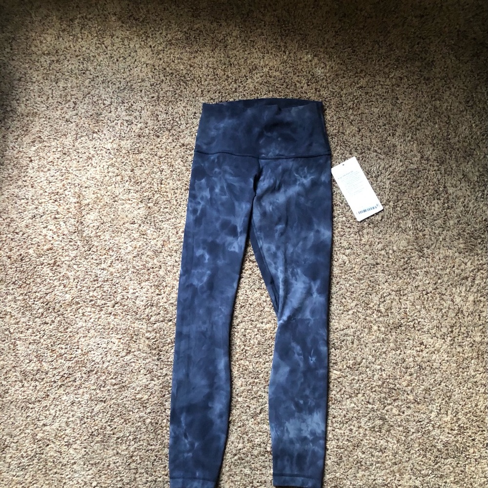 Lululemon diamond dye aligns